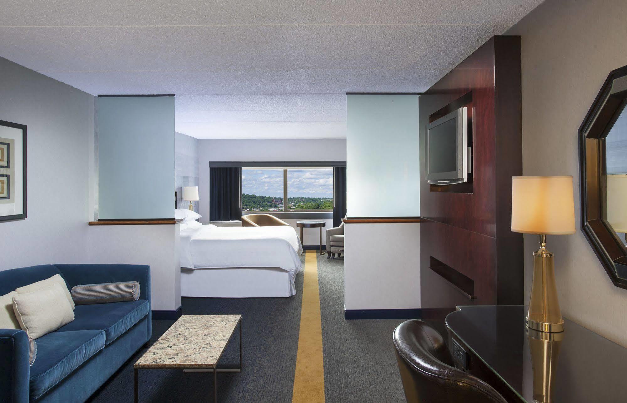 Sheraton Syracuse University Hotel And Conference Center Bagian luar foto